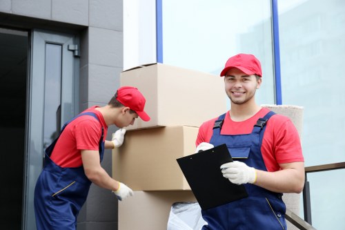 A residential packing service helping a family prepare for moving day in St Mary Cray